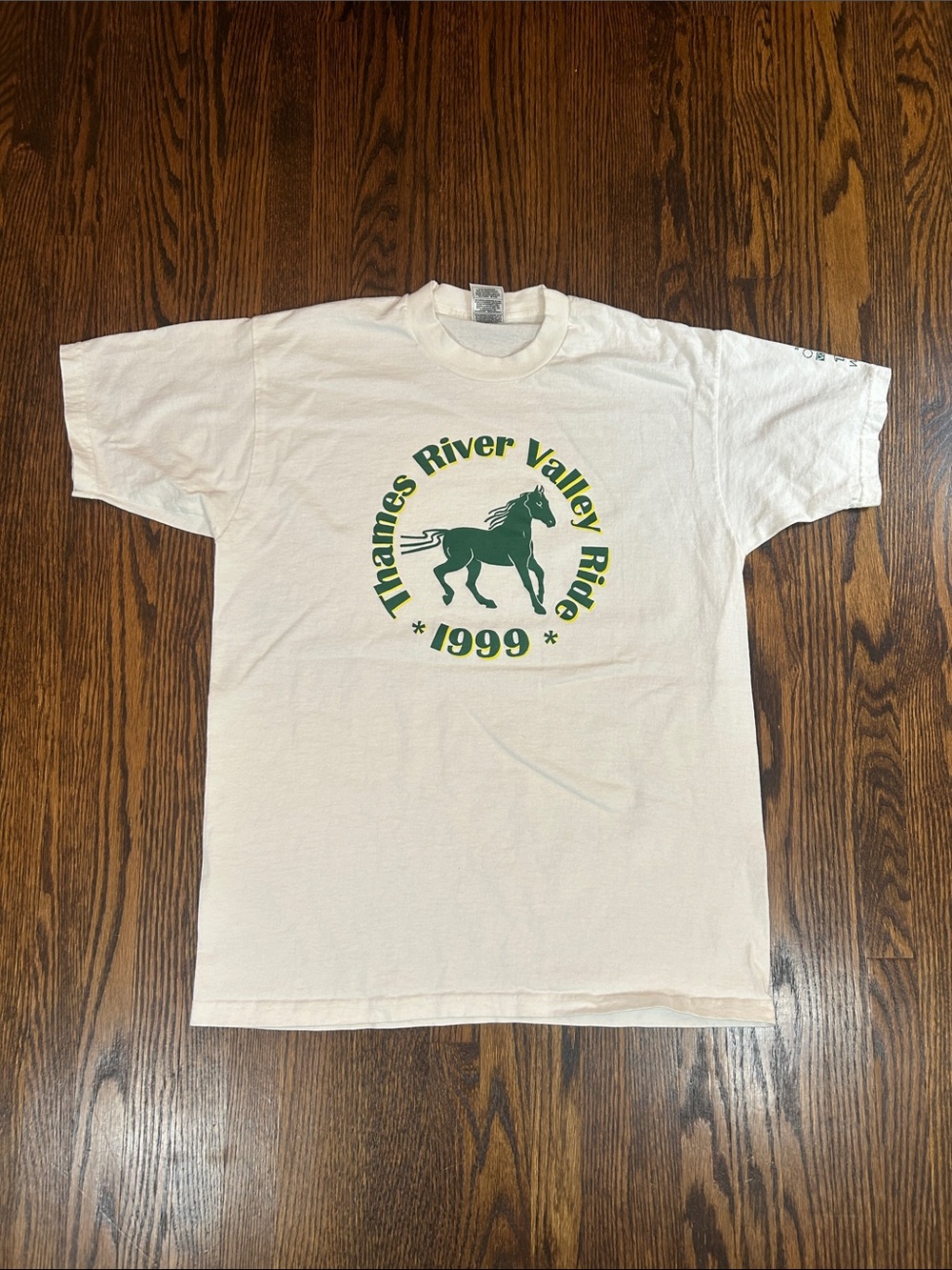 Vintage 90s Thames River Graphic T-Shirt